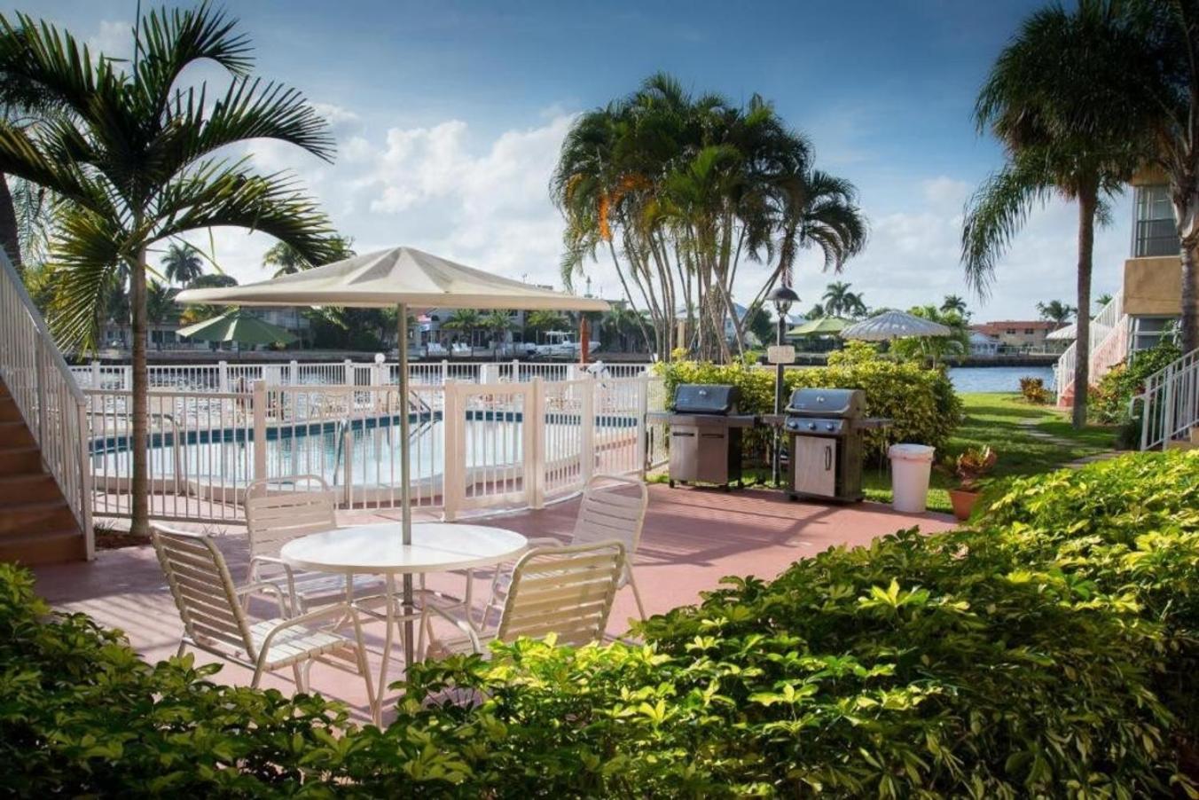Studio Intracoastal Views! 5 Min Walk To The Beach Villa Pompano Beach Exterior foto