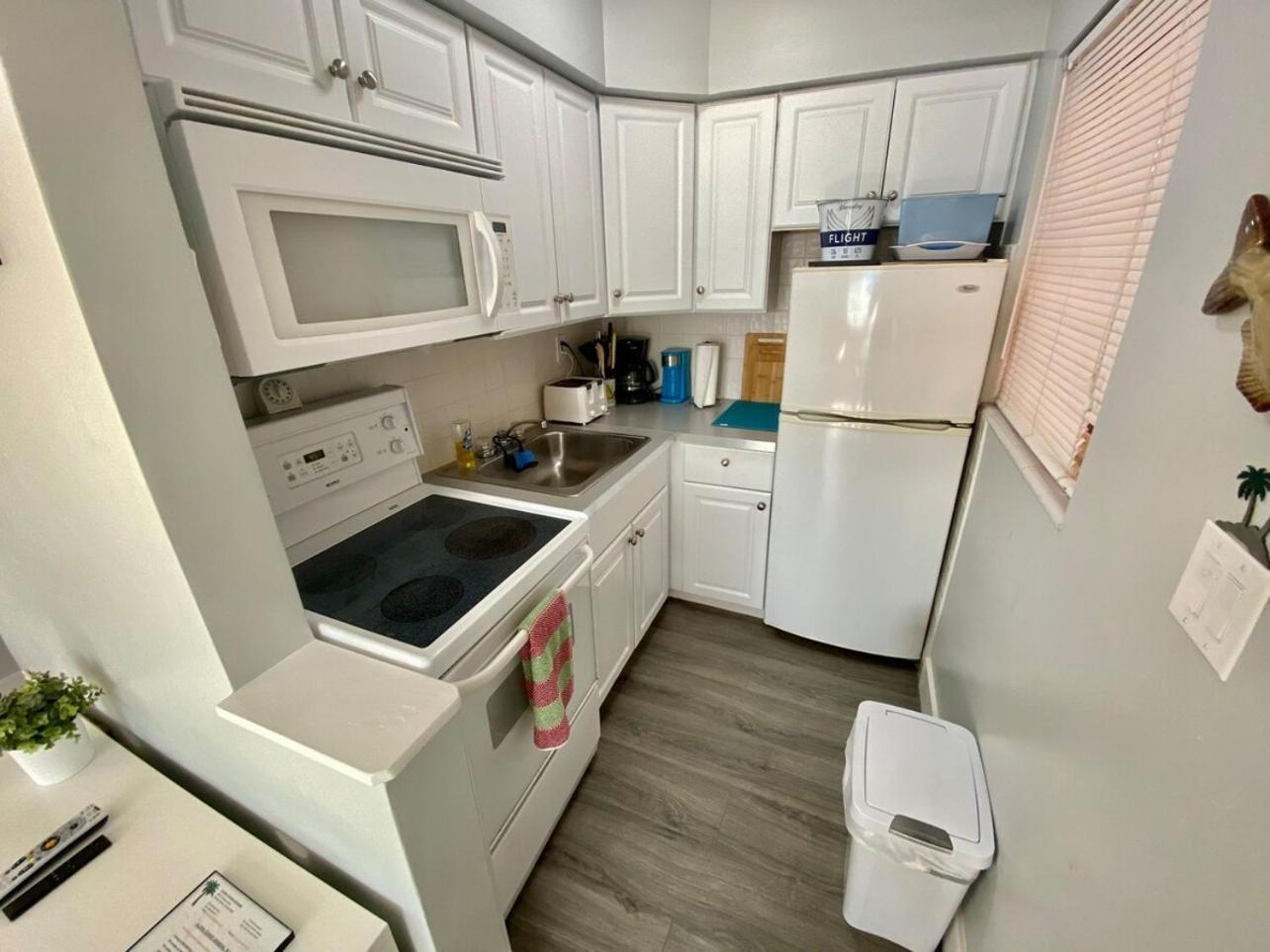 Studio Intracoastal Views! 5 Min Walk To The Beach Villa Pompano Beach Exterior foto