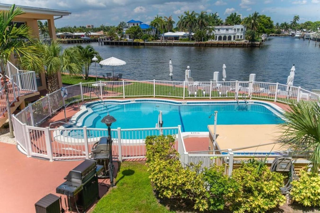 Studio Intracoastal Views! 5 Min Walk To The Beach Villa Pompano Beach Exterior foto