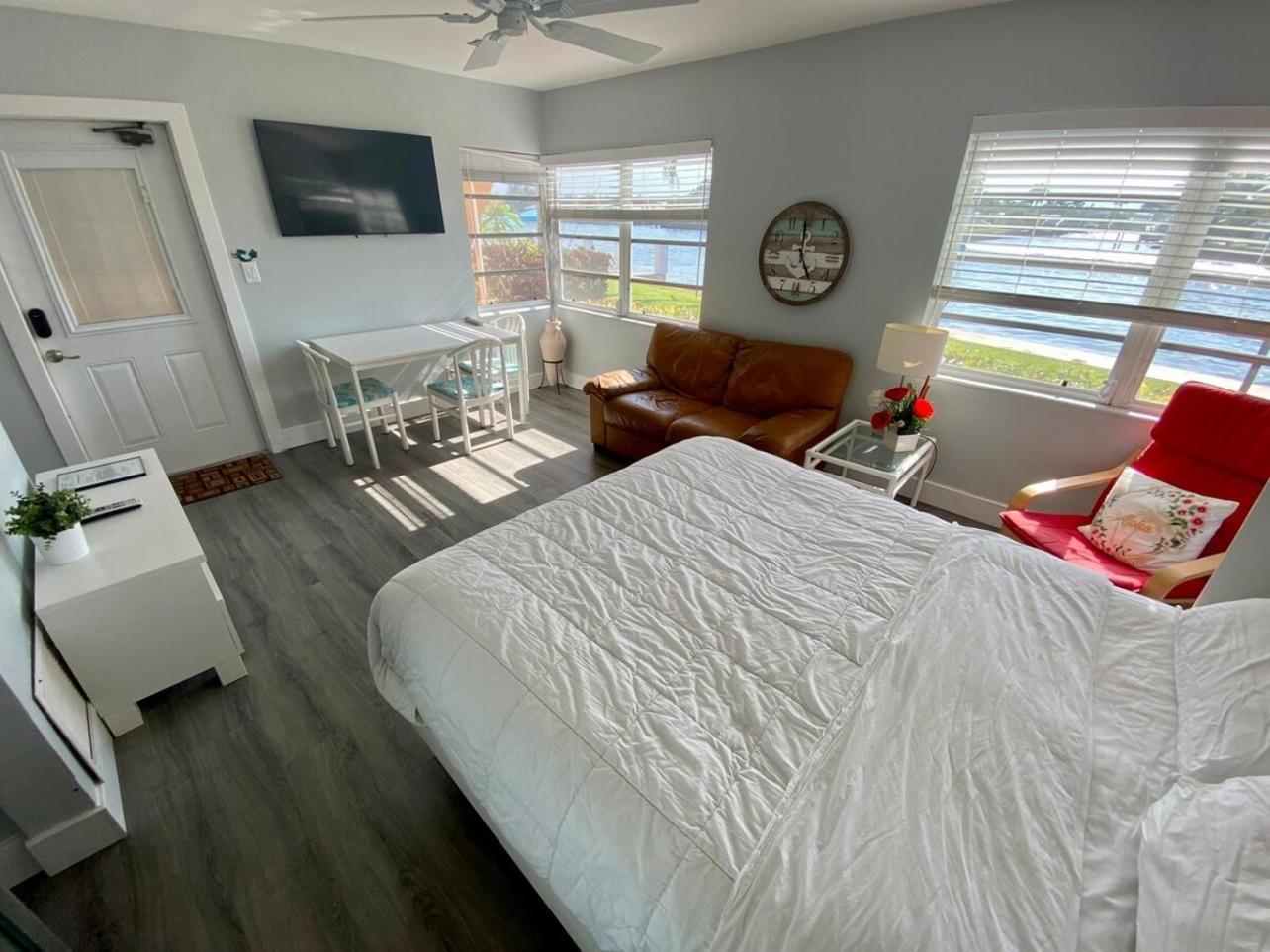Studio Intracoastal Views! 5 Min Walk To The Beach Villa Pompano Beach Exterior foto
